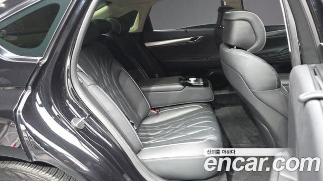 Genesis Electrified G80 2023 — Şəkil 12/20