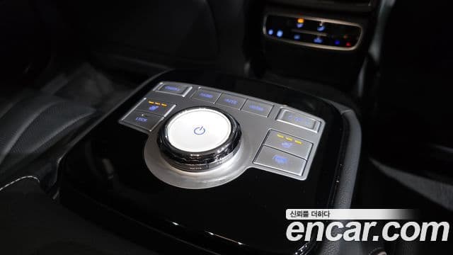 Genesis Electrified G80 2023 — Şəkil 18/20
