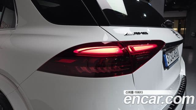 Mercedes-Benz GLE-Class 2025 — Photo 35/37