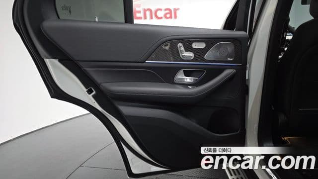 Mercedes-Benz GLE-Class 2025 — Photo 8/37
