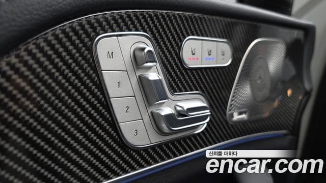 Mercedes-Benz GLE-Class 2025 — Photo 22/37