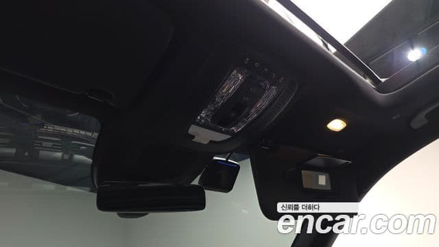 Mercedes-Benz GLE-Class 2025 — Photo 30/37