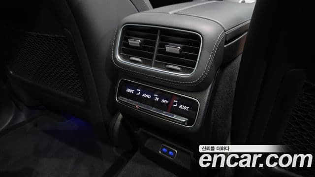 Mercedes-Benz GLE-Class 2025 — Photo 12/37