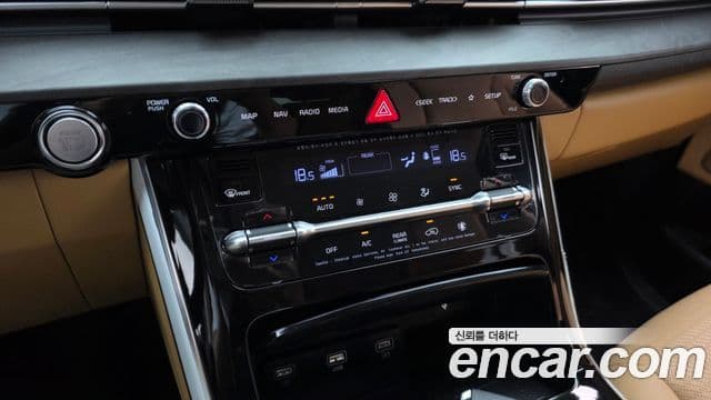 Kia Carnival 2022 — фото 17 из 20