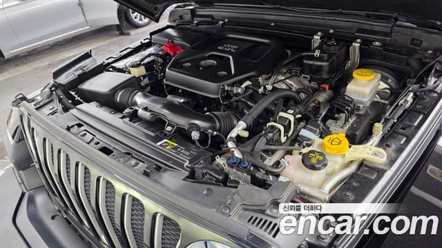 Jeep Wrangler 2020 — ფოტო 6/20