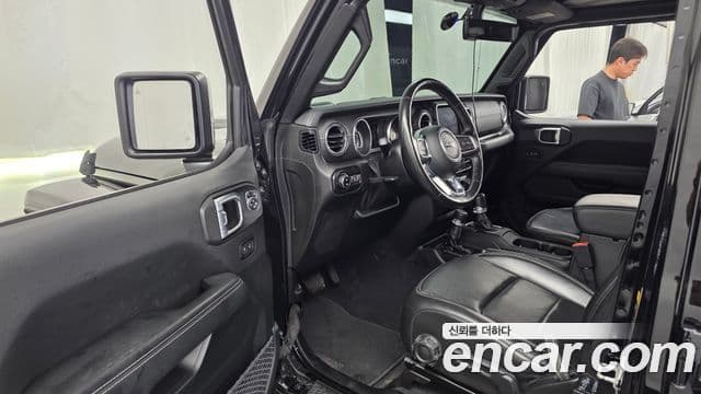 Jeep Wrangler 2020 — ფოტო 10/20