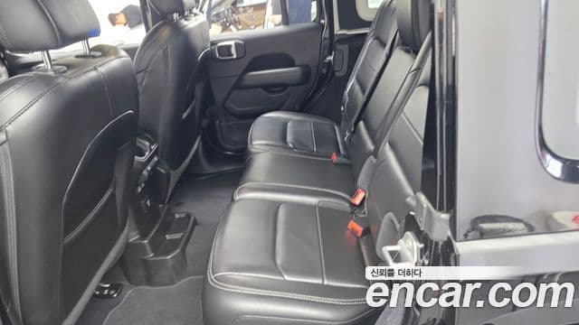 Jeep Wrangler 2020 — ფოტო 11/20