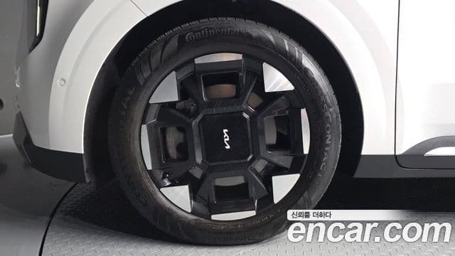 Kia Carnival 2024 — Photo 32/36