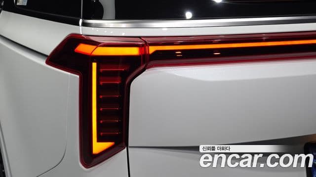 Kia Carnival 2024 — Photo 25/36
