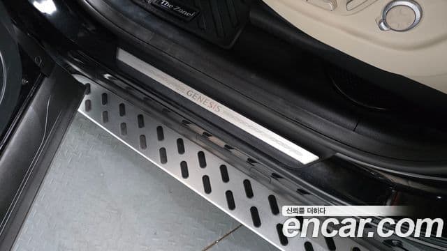 Genesis GV80 2023 — ფოტო 19/20