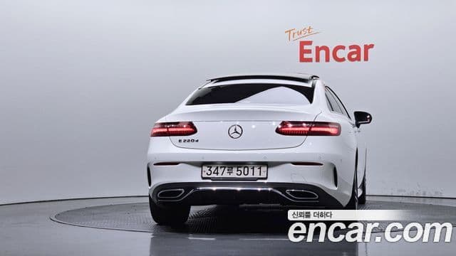 Mercedes-Benz E-Class 2020 — Photo 33/33