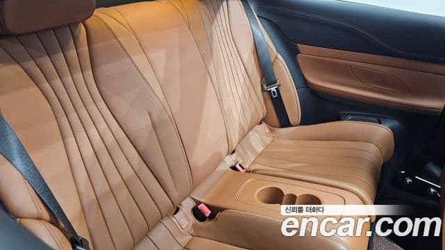 Mercedes-Benz E-Class 2020 — Photo 10/33