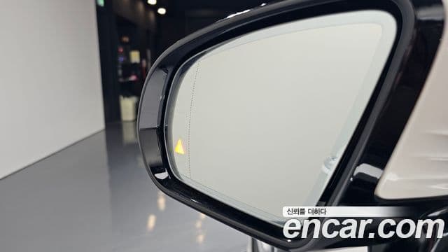 Mercedes-Benz E-Class 2020 — Photo 18/33