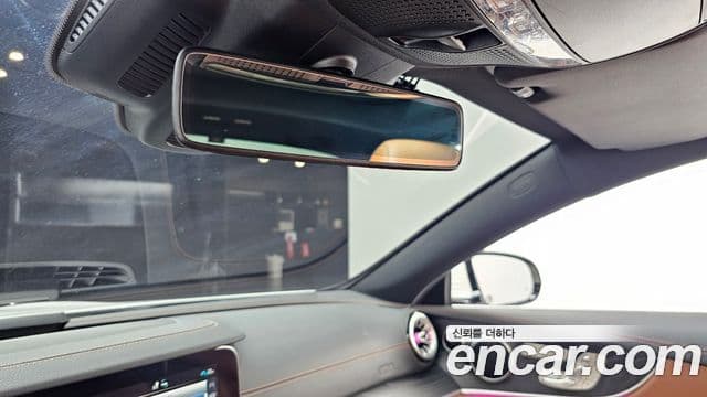 Mercedes-Benz E-Class 2020 — Photo 29/33