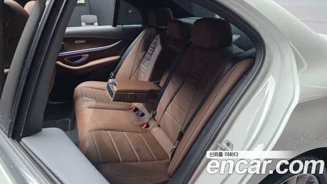 Mercedes-Benz E-Class 2022 — Şəkil 12/20