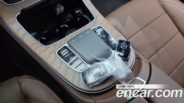 Mercedes-Benz E-Class 2022 — Şəkil 19/20