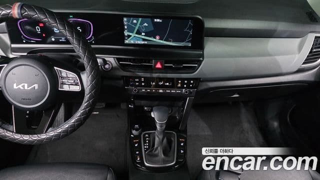 Kia Seltos 2023 — ფოტო 14/20