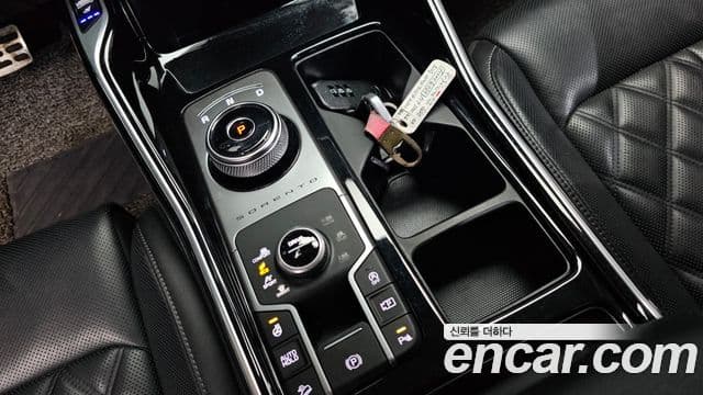 Kia Sorento 2021 — Фото 8/20