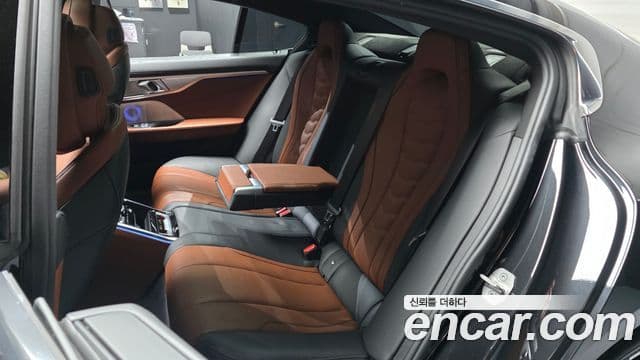 BMW 8 Series 2022 — Şəkil 12/20
