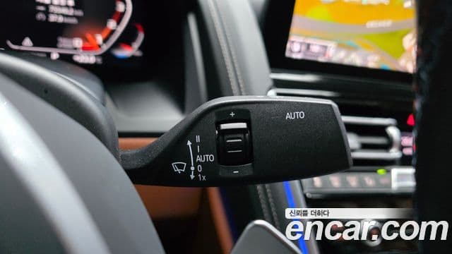 BMW 8 Series 2022 — Photo 31/34