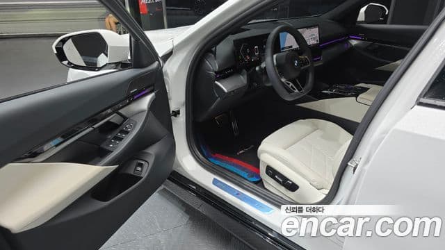 BMW 5 Series 2024 — Şəkil 10/20
