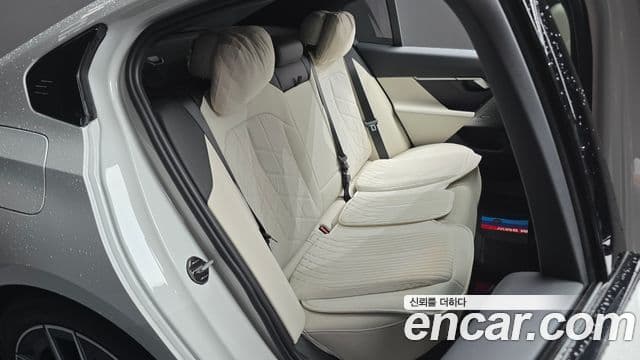 BMW 5 Series 2024 — Şəkil 12/20