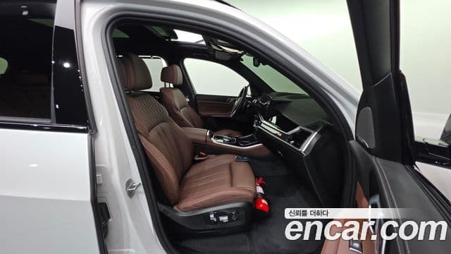 BMW X5 2025 — Фото 10/20