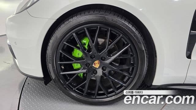 Porsche Panamera 2018 — ფოტო 5/20