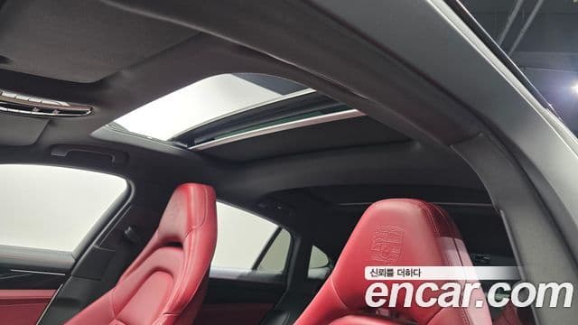 Porsche Panamera 2018 — ფოტო 19/20