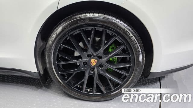 Porsche Panamera 2018 — Photo 26/30