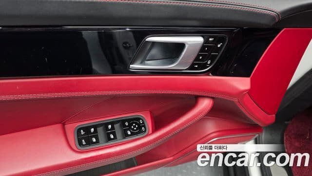 Porsche Panamera 2018 — Photo 12/30