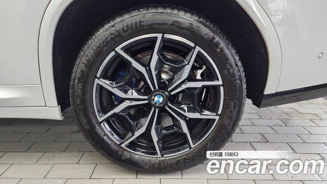BMW X4 2023 — Photo 13/36