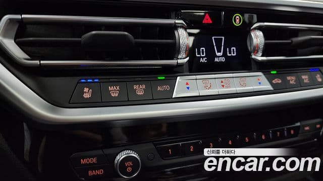 BMW X4 2023 — Photo 21/36