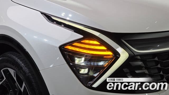 Kia Sportage 2022 — ფოტო 11/32