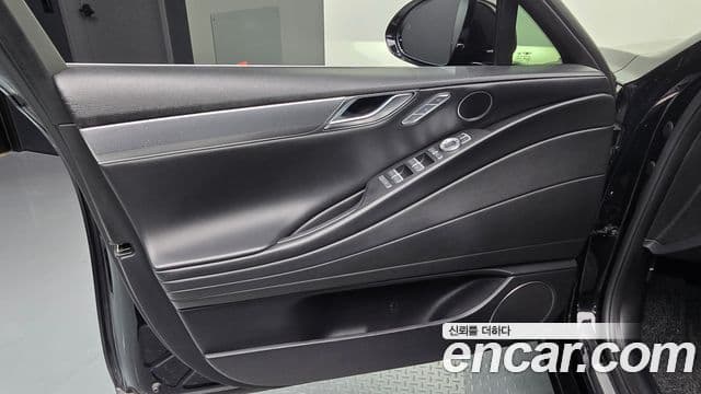 Genesis G80 2022 — Şəkil 28/30