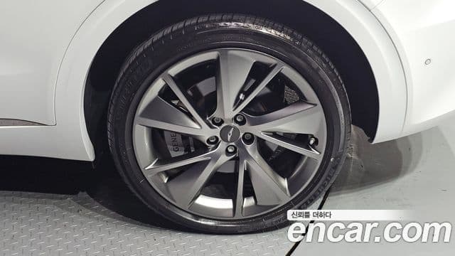 Genesis GV70 2023 — Photo 3/31