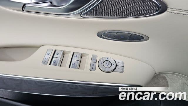 Genesis GV70 2023 — Photo 4/31
