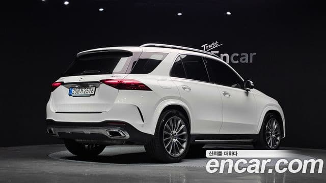 Mercedes-Benz GLE-Class 2024 — ფოტო 2/20