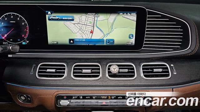 Mercedes-Benz GLE-Class 2024 — ფოტო 15/20