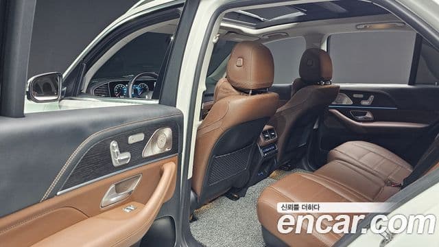 Mercedes-Benz GLE-Class 2024 — ფოტო 18/20