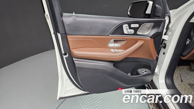 Mercedes-Benz GLE-Class 2024 — Photo 6/38