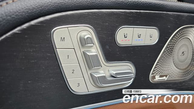Mercedes-Benz GLE-Class 2024 — Photo 28/38