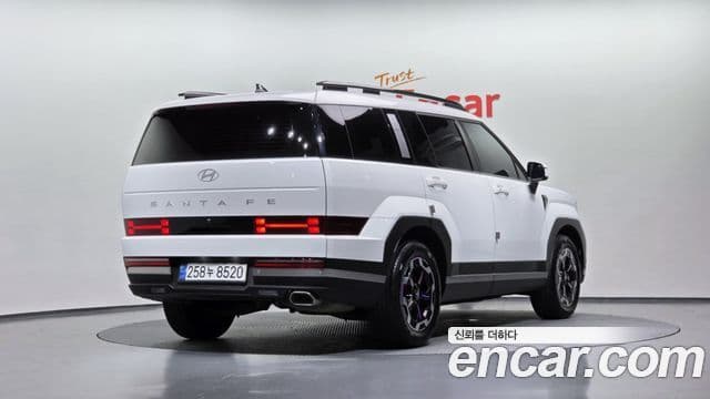Hyundai Santa Fe 2023 — Фото 1/20