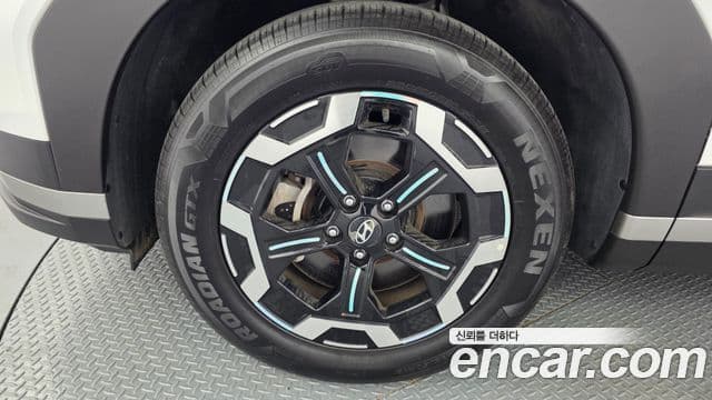 Hyundai Santa Fe 2023 — Фото 4/20