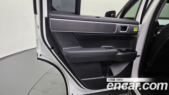 Hyundai Santa Fe 2023 — Photo 11/35