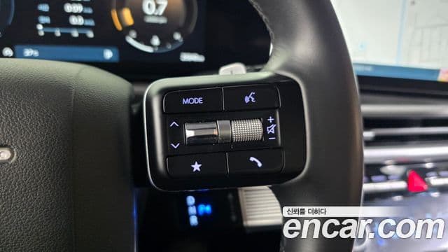Hyundai Santa Fe 2023 — Photo 32/35