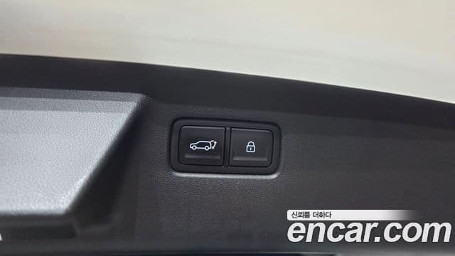Hyundai Santa Fe 2023 — Photo 6/35