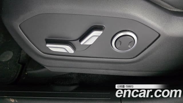 Hyundai Santa Fe 2023 — Photo 27/35