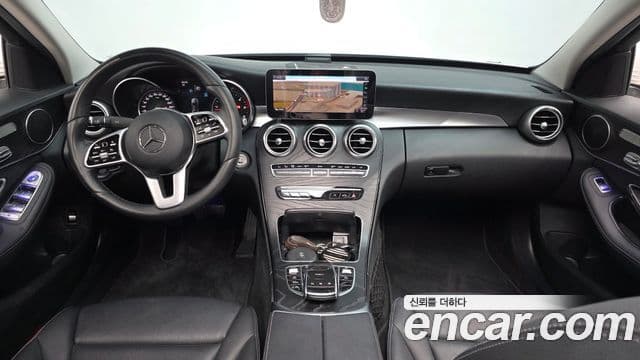 Mercedes-Benz C-Class 2019 — ფოტო 7/20