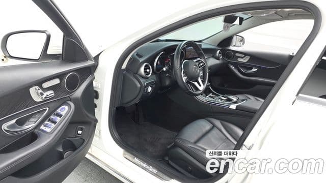 Mercedes-Benz C-Class 2019 — ფოტო 10/20